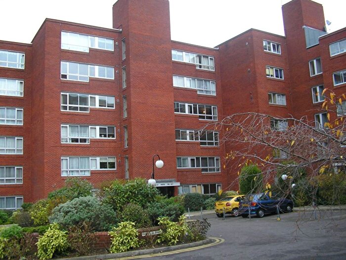 2 Bedroom Flat To Rent In Grove Road, Sutton, SM1
