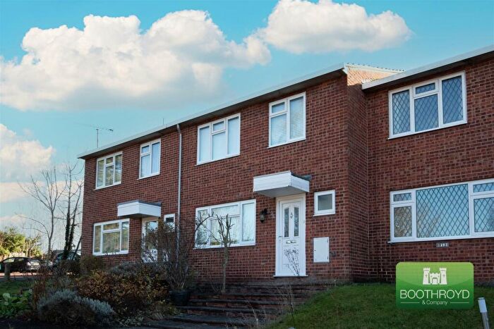 3 Bedroom Terraced House For Sale In Churchill Avenue, Kenilworth, CV8