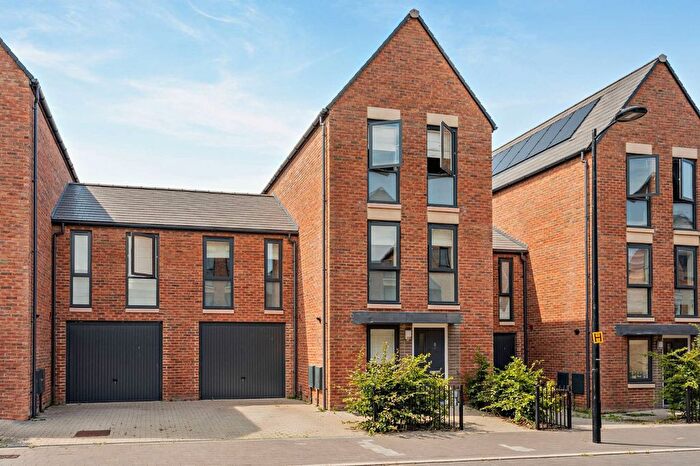 4 Bedroom Link Detached House For Sale In Deacon Drive, Trumpington, Cambridge, Cambridgeshire, CB2