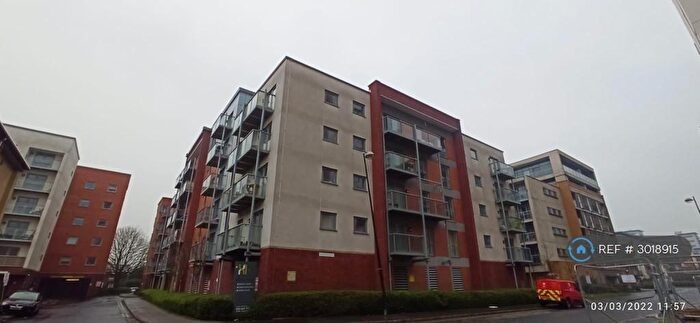 2 Bedroom Flat To Rent In Endeavour House, Salford, M5