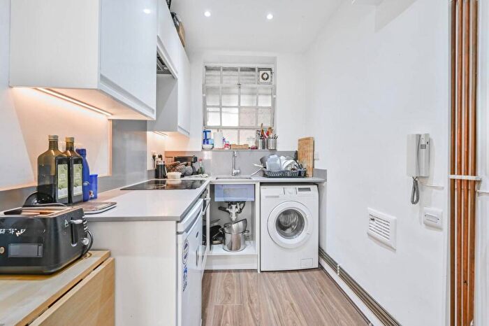 2 Bedroom Property To Rent In Mortimer Crescent, London, NW6