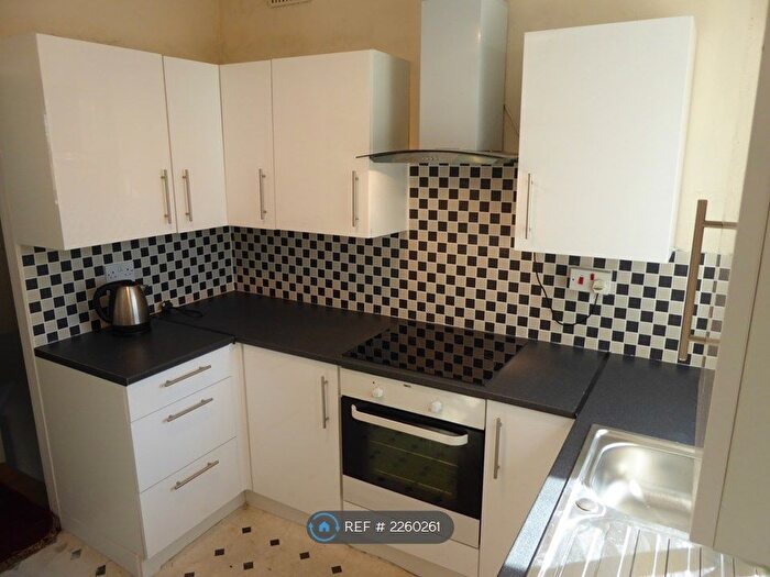 2 Bedroom Flat To Rent In Ealing, London, W5