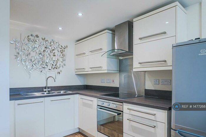 3 Bedroom Flat To Rent In Blenheim Court, Leicester, LE1