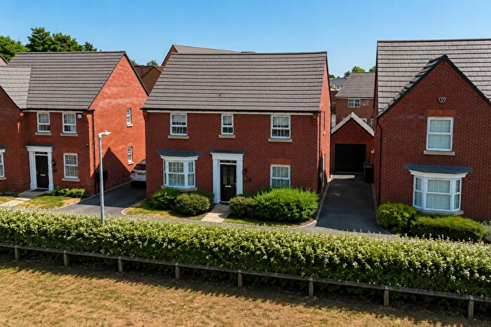 4 Bedroom Detached House For Sale In Mackintosh Drive, Earls Barton, Northampton, NN6