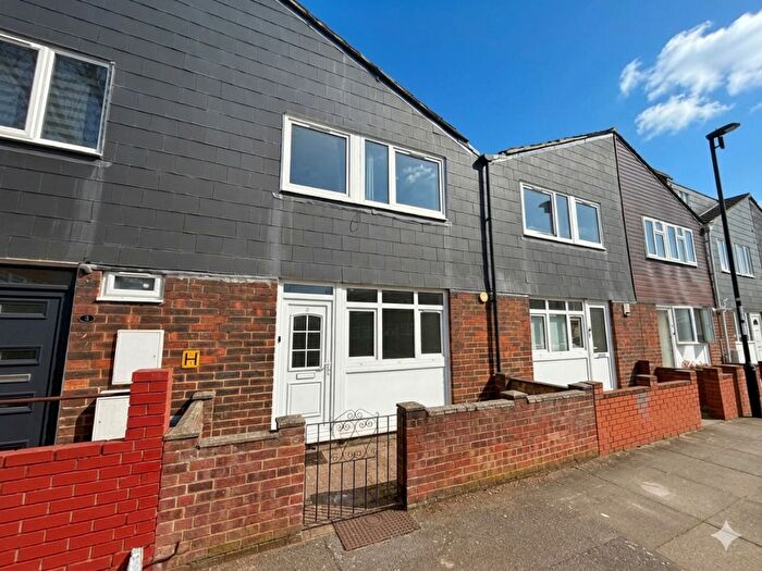 3 Bedroom Terraced House To Rent In Turnpike Close, London, SE8