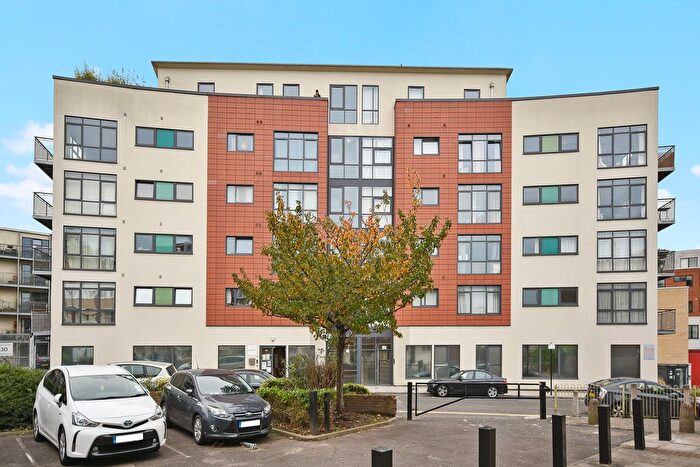 2 Bedroom Flat To Rent In Carmine Wharf, Copenhagen Place, Limehouse, London, E14