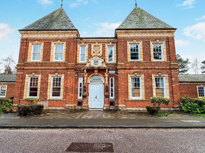 3 Bedroom Maisonette For Sale In Clyst Heath, Exeter, EX2