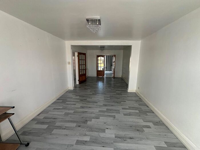 3 Bedroom Semi-Detached House To Rent In Parkville Highway, Coventry, West Midlands, CV6