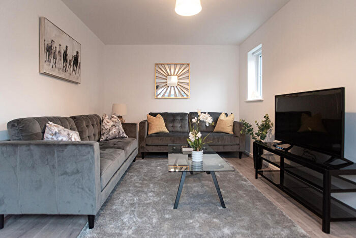 3 Bedroom House To Rent In Fieldfare Road, Fareham, P01