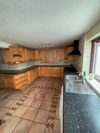 5 Bedroom Terraced House To Rent In Crow Lane, Romford, RM7