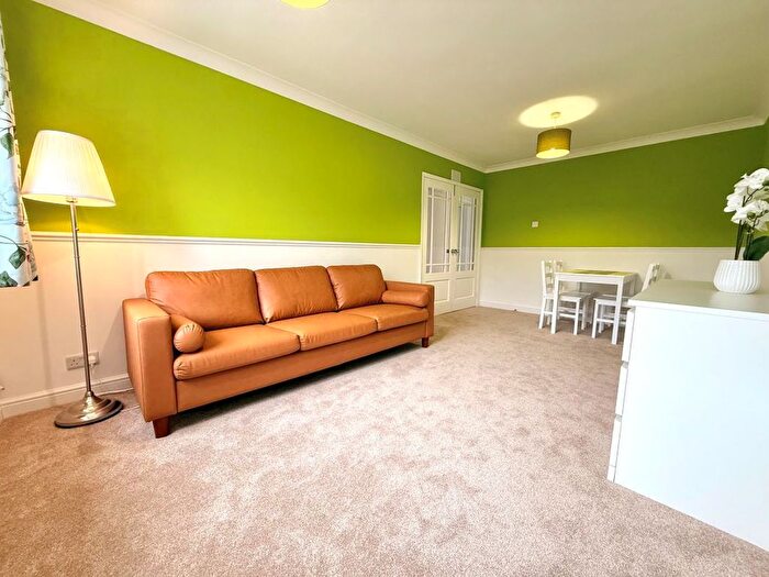 2 Bedroom Flat To Rent In Thorgam Court, Grimsby, DN31