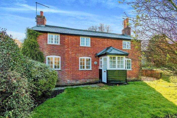 4 Bedroom Cottage To Rent In Bank, Lyndhurst, SO43