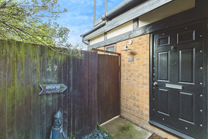 2 Bedroom End Of Terrace House For Sale In Ratby Close, Lower Earley, Reading, RG6