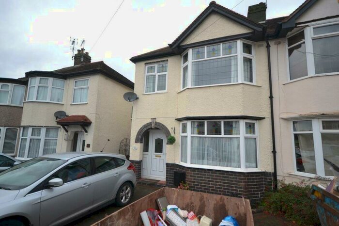 3 Bedroom Semi-Detached House To Rent In Shanklin Drive, Nuneaton, CV10