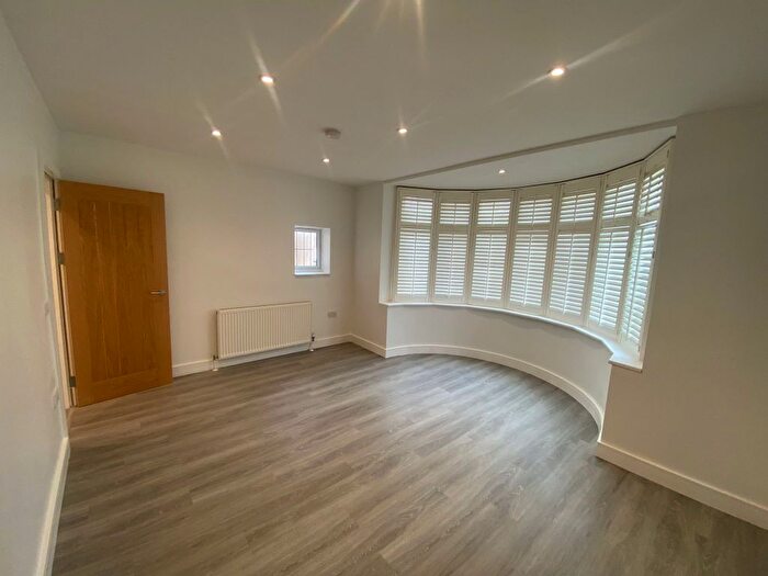 2 Bedroom Flat To Rent In Park Avenue North, London, NW10