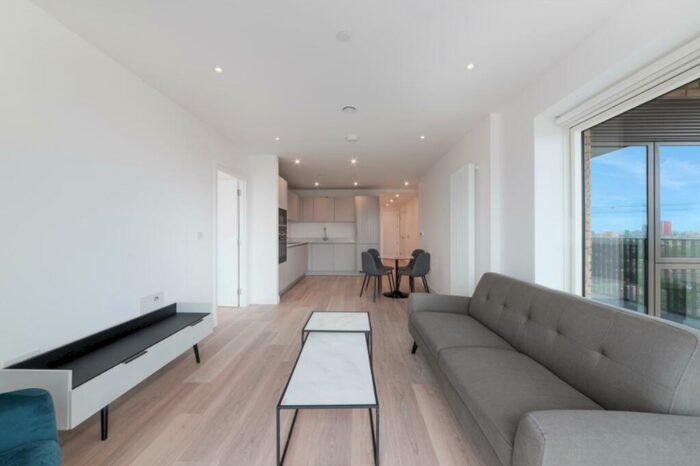 2 Bedroom Flat To Rent In Galleria House, Western Gateway London, E16