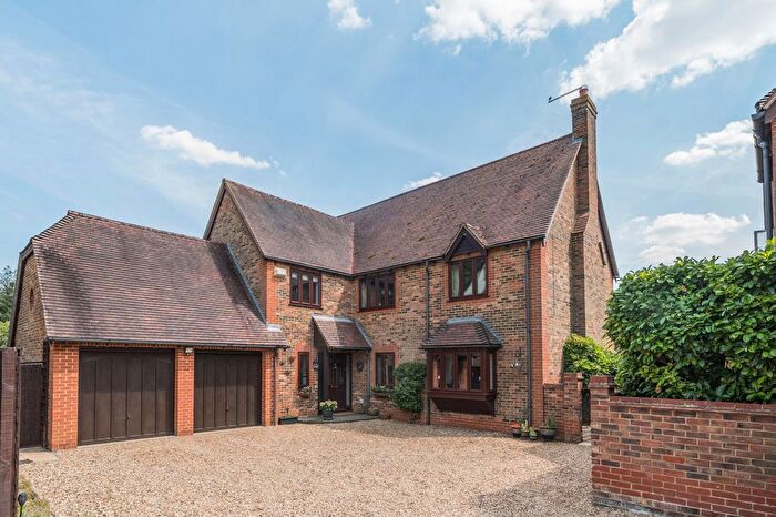 5 Bedroom Detached House For Sale In St. Andrews Close, Wraysbury, TW19