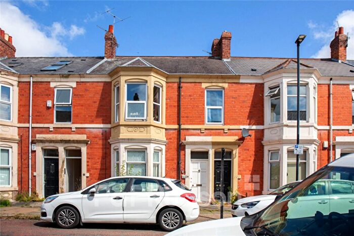2 Bedroom Apartment For Sale In Bayswater Road, Jesmond, Newcastle Upon Tyne, NE2