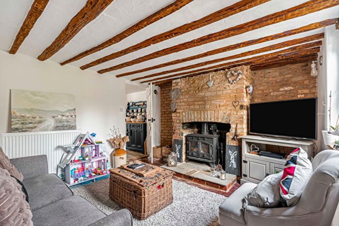 2 Bedroom Semi-Detached House For Sale In Farnham Road, Sheet, Hampshire, GU32