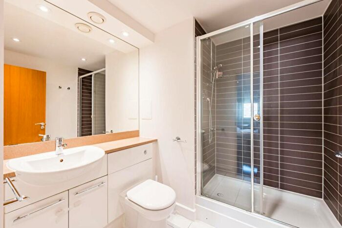 2 Bedroom Flat For Sale In Elektron Tower, Canary Wharf, London, E14