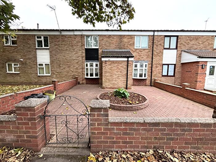 3 Bedroom House To Rent In Piccadilly Close, Chelmsley Wood, B37