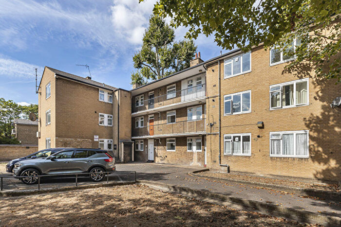 1 Bedroom Flat To Rent In Thompson House, Saracen Street, Poplar, E14