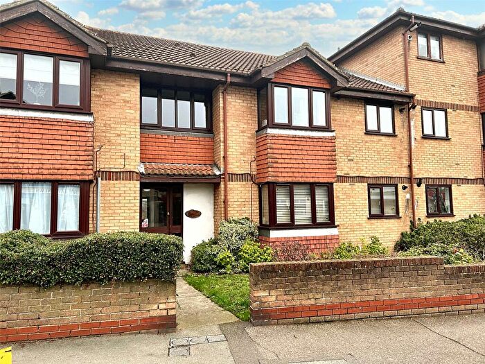 2 Bedroom Flat To Rent In Albert Road, Belvedere, Kent, DA17