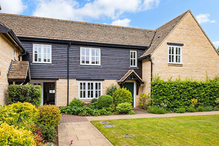 2 Bedroom Cottage For Sale In Carysfort Close, Elton, Peterborough, PE8