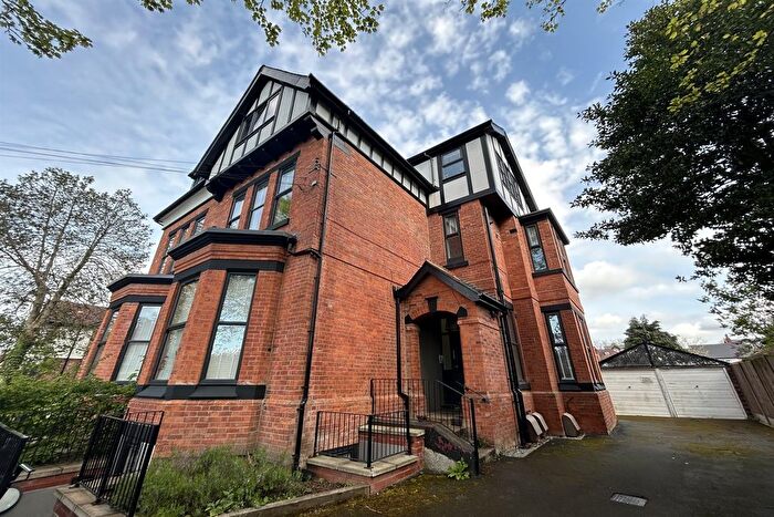 2 Bedroom Flat To Rent In Princes Road, Sale, M33