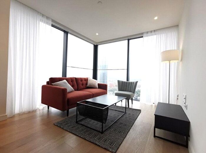 2 Bedroom Flat To Rent In Hampton Tower, Marsh Wall, Canary Wharf, E14