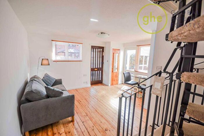 1 Bedroom Flat To Rent In Tiller Road, Isle Of Dogs, London, E14