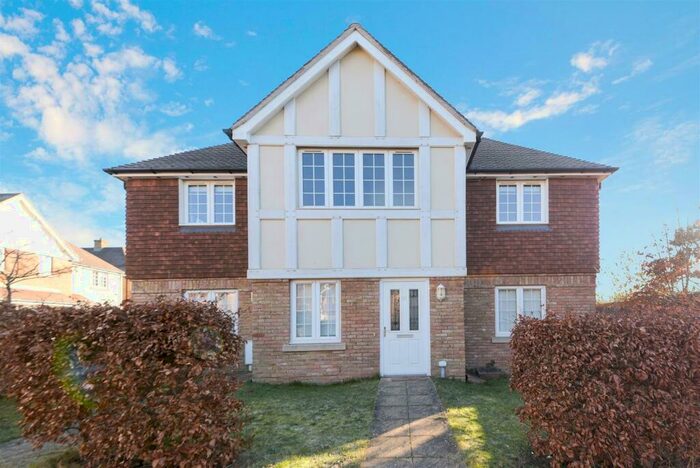 2 Bedroom Maisonette To Rent In Willow Close, Banstead, SM7