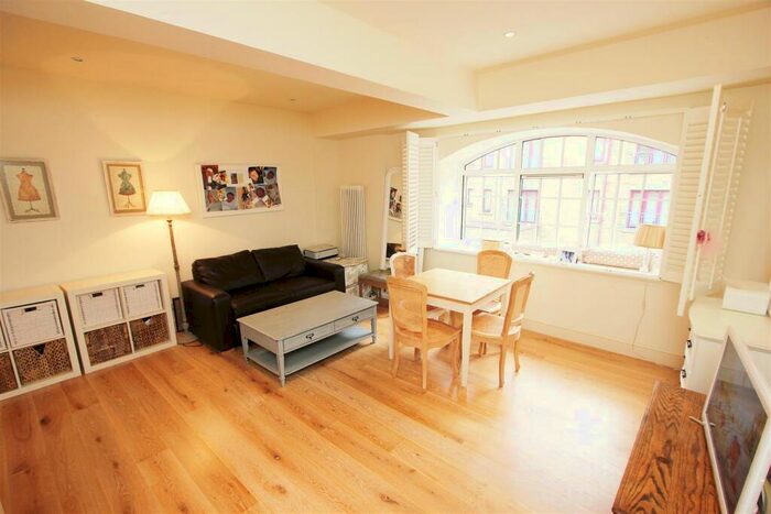 Apartment To Rent In Prusoms Island, Wapping High Street, Wapping, E1W