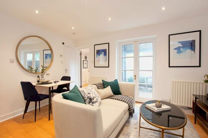 1 Bedroom Mews House To Rent In Chapel Side, Moscow Road, London, W2