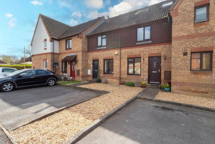 3 Bedroom Terraced House For Sale In Hop Garden Road, Hook, RG27