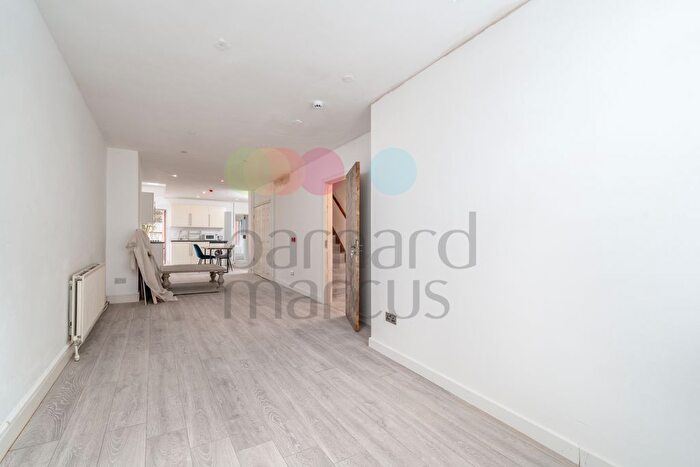 4 Bedroom Property To Rent In Cromwell Road, London, N10