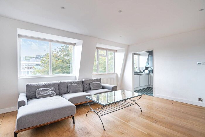 3 Bedroom Flat To Rent In Bedford Avenue, Bloomsbury, London, WC1B