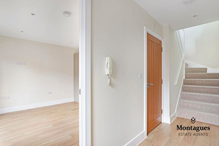 2 Bedroom Duplex To Rent In Station Approach, Theydon Bois, CM16