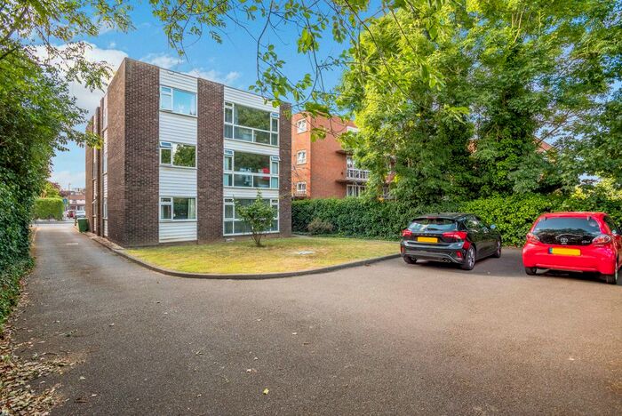 2 Bedroom Flat To Rent In Hazlemere, Sidcup, Kent, DA14