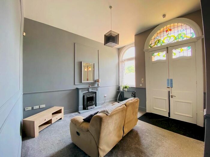 1 Bedroom Flat To Rent In Queens Hotel, Front Street, Pontefract WF8