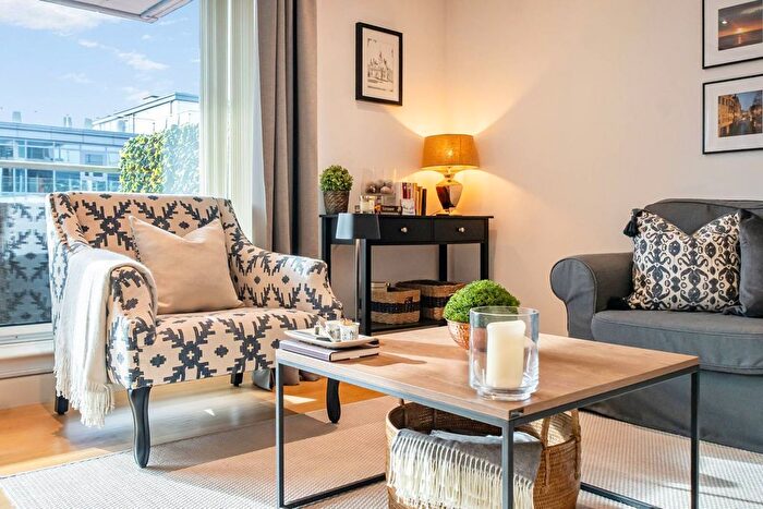 2 Bedroom Flat For Sale In Fountain House, Imperial Wharf, London, SW6