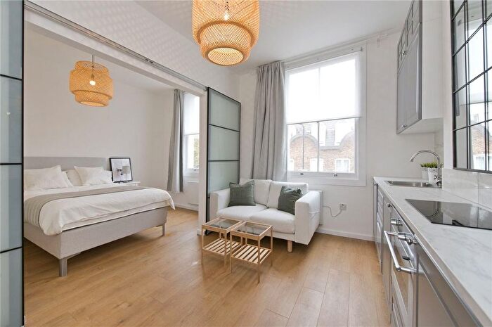 1 Bedroom Flat To Rent In Moore Park Road, London, SW6