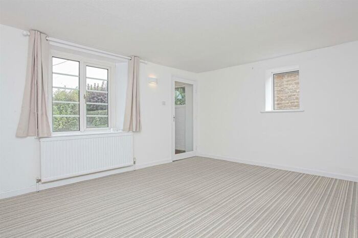 2 Bedroom Cottage To Rent In High Street, Kidlington, OX5
