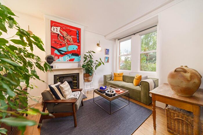 2 Bedroom Flat To Rent In North Worple Way, Mortlake, SW14