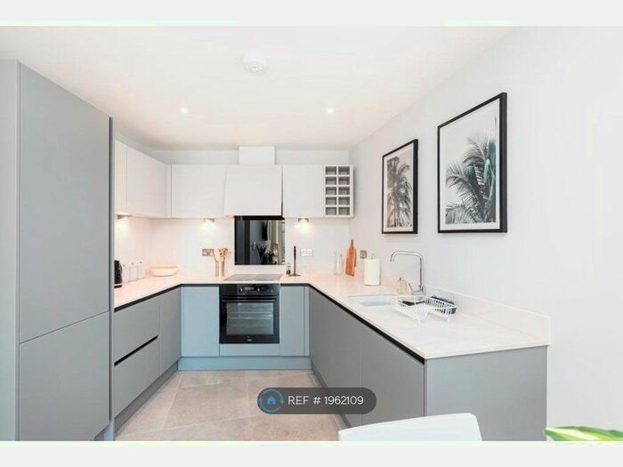 2 Bedroom Flat To Rent In Cellars Farm Road, Bournemouth, BH6