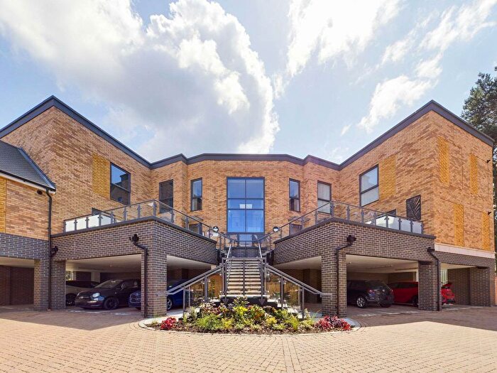 2 Bedroom Flat For Sale In Sword Court, Bordon, GU35