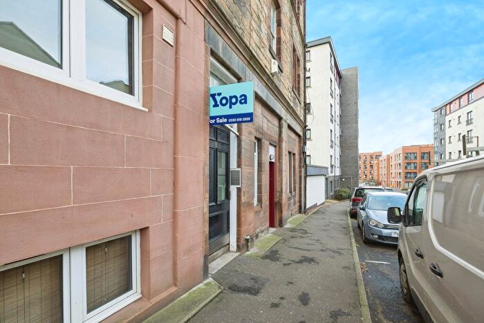 2 Bedroom Flat For Sale In Tinto Place, Edinburgh, EH6
