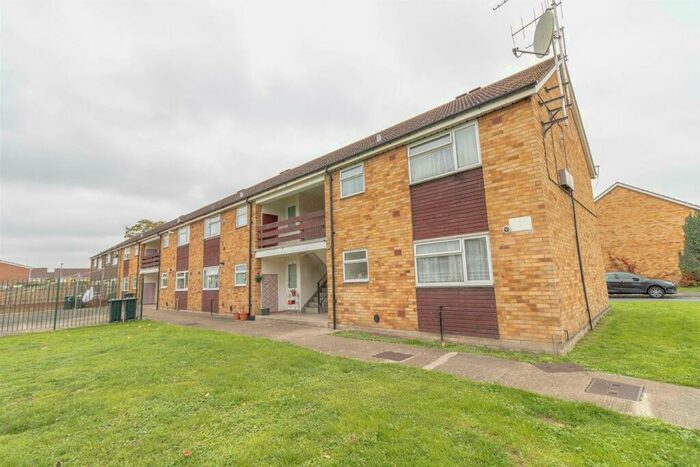 1 Bedroom Maisonette To Rent In Russells Ride, Cheshunt, EN8