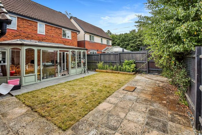 3 Bedroom Detached House For Sale In Lingfield Close, Chippenham, Wiltshire, SN14