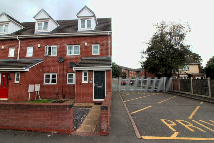 3 Bedroom Terraced House To Rent In Victoria Street, Willenhall, WV13